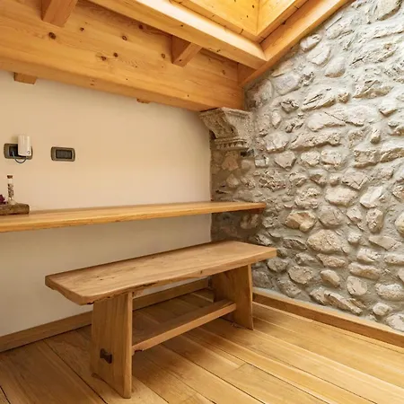 Feriehus - Rustic Chic Retreat